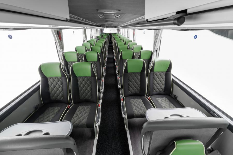 Интерьер Mercedes-Benz Tourismo 16/2 RHD 2017 года  (фото 15 из 19)